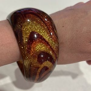 Bakelite bracelet, Bangle wide. shades brown, gold, vintage